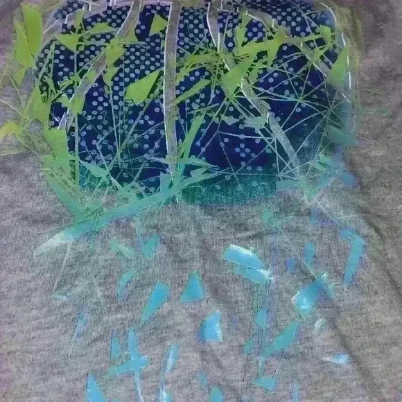 Tek gear boys long sleeves size small period fast break design. Youth size small - Picture 3 of 4